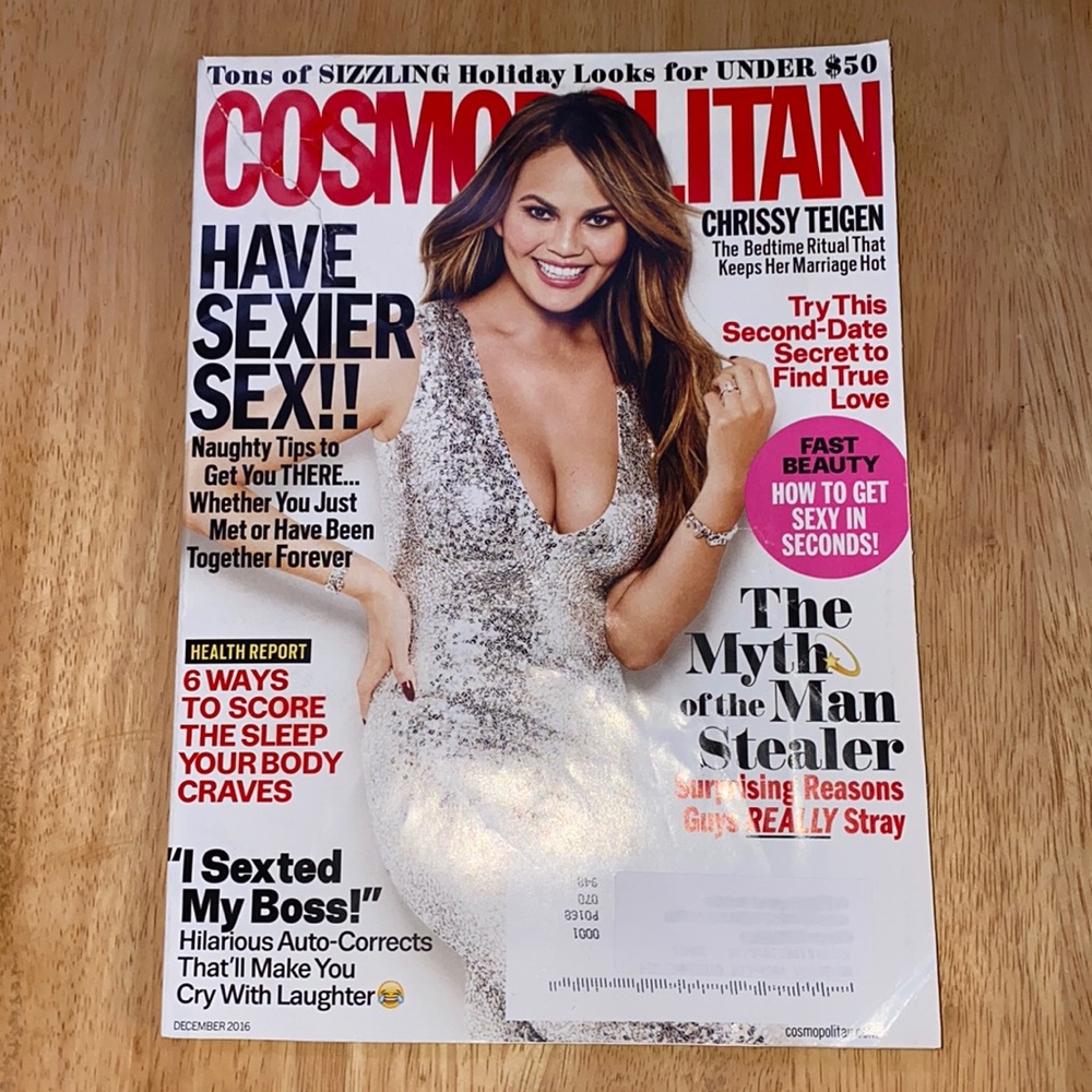 Cosmopolitan Chrissy Teigen December 2016